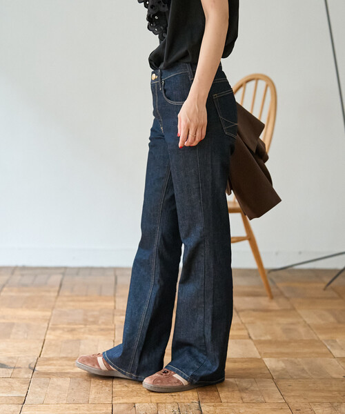 FREAK'S STORE（フリークスストア）の「SOMETHING × FREAK'S STORE/サムシング 別注 MID FLARE DENIM/別注ミッド フレアデニム（デニムパンツ・レディース・ネイビー/ブルー・SMALL/MEDIUM）」の4枚目の写真