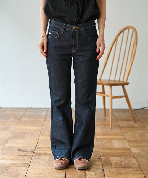 FREAK'S STORE（フリークスストア）の「SOMETHING × FREAK'S STORE/サムシング 別注 MID FLARE DENIM/別注ミッド フレアデニム（デニムパンツ・レディース・ネイビー/ブルー・SMALL/MEDIUM）」の15枚目の写真