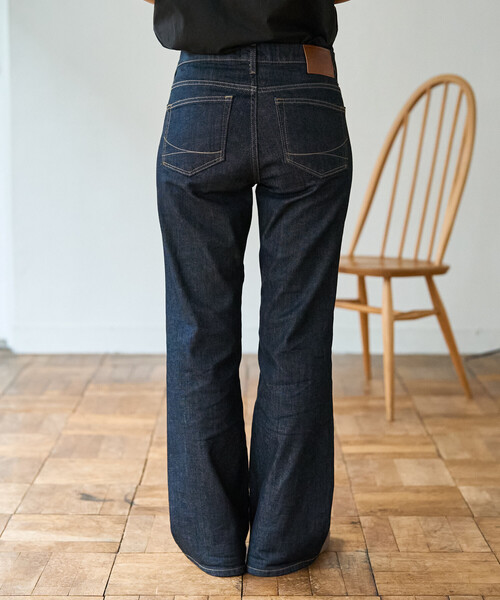 FREAK'S STORE（フリークスストア）の「SOMETHING × FREAK'S STORE/サムシング 別注 MID FLARE DENIM/別注ミッド フレアデニム（デニムパンツ・レディース・ネイビー/ブルー・SMALL/MEDIUM）」の17枚目の写真