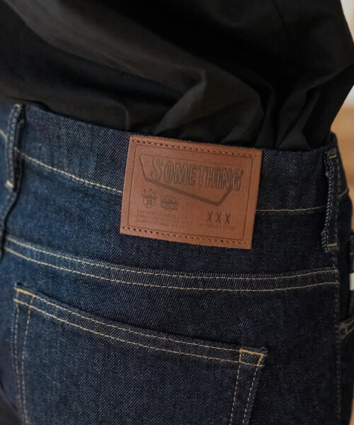 FREAK'S STORE（フリークスストア）の「SOMETHING × FREAK'S STORE/サムシング 別注 MID FLARE DENIM/別注ミッド フレアデニム（デニムパンツ・レディース・ネイビー/ブルー・SMALL/MEDIUM）」の19枚目の写真