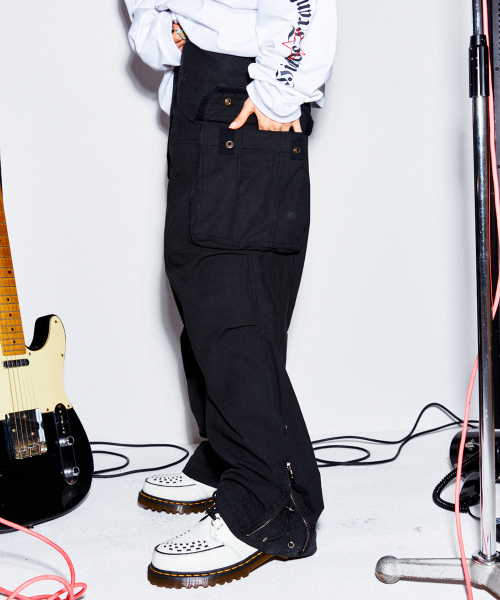 HIGHTIDEFRANKIE(ハイタイドフランキー)の「Lightweight Coated Cargo Pants Black(その他パンツ・レディース・ブラック・SMALL/MEDIUM)」の1枚目の写真
