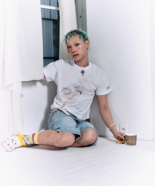 twins(nemne store)(ツインズ)の「Shih Tzu friendship tee(Tシャツ/カットソー・レディース・ライトイエロー/White・MEDIUM/SMALL)」の7枚目の写真