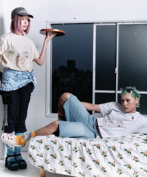 twins(nemne store)(ツインズ)の「Shih Tzu friendship tee(Tシャツ/カットソー・レディース・ライトイエロー/White・MEDIUM/SMALL)」の12枚目の写真