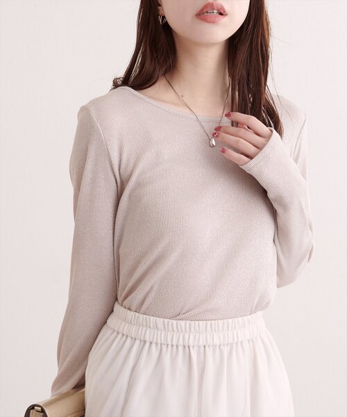 natural couture(ナチュラルクチュール)の「前後2WAYプルオーバー(Tシャツ/カットソー・レディース・シルバー/ブラック/グレイッシュベージュ・FREE)」の1枚目の写真