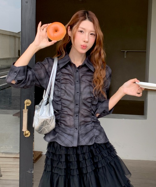 Achic(アシック)の「フロントシャーリングチェック柄シャツ(シャツ/ブラウス・レディース・グレー/ブラック/チャコールグレー・M)」の7枚目の写真