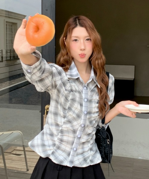 Achic(アシック)の「フロントシャーリングチェック柄シャツ(シャツ/ブラウス・レディース・グレー/ブラック/チャコールグレー・M)」の18枚目の写真