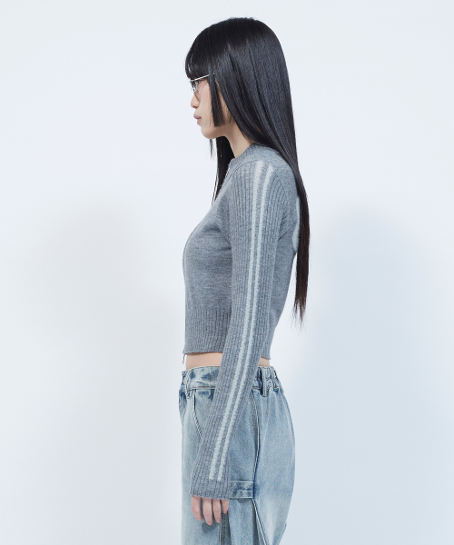 LMR（エルエムアール）の「ヘアリーレタリングトラッククロップニットジップアップGREY（ニット/セーター・レディース・チャコールグレー・FREE）」の9枚目の写真