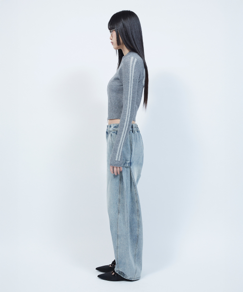 LMR（エルエムアール）の「ヘアリーレタリングトラッククロップニットジップアップGREY（ニット/セーター・レディース・チャコールグレー・FREE）」の10枚目の写真