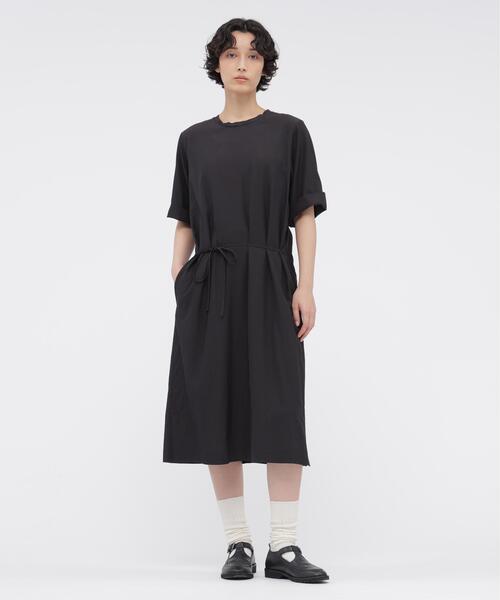 MARGARET HOWELL(マーガレットハウエル)の「FLUID COTTON BLEND(ワンピース・レディース・ブラック/グリーン・1/2)」の2枚目の写真