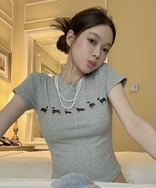 AVYL（アヴィル）の「ドッグプリント コンパクトリンガーTシャツ（Tシャツ/カットソー・レディース・ホワイト/グレー・M）」の10枚目の写真