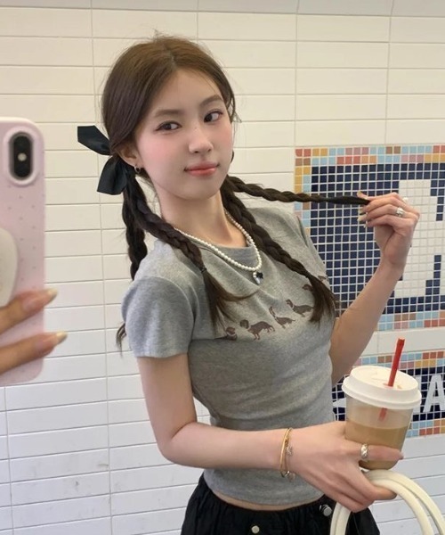 AVYL（アヴィル）の「ドッグプリント コンパクトリンガーTシャツ（Tシャツ/カットソー・レディース・ホワイト/グレー・M）」の9枚目の写真