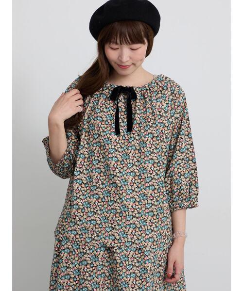 TSUHARU by Samansa Mos2(ツハルバイサマンサモスモス)の「【LIBERTY FABRICS】Floralia柄前後着ブラウス(シャツ/ブラウス・レディース・ブルー/レッド・F)」の15枚目の写真