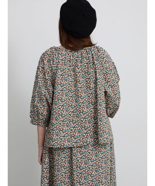 TSUHARU by Samansa Mos2(ツハルバイサマンサモスモス)の「【LIBERTY FABRICS】Floralia柄前後着ブラウス(シャツ/ブラウス・レディース・ブルー/レッド・F)」の16枚目の写真