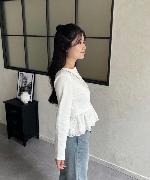 prose verse(プロズヴェール)の「【MIO】肩パット付ヘンリーネック裾レースフリルトップス(Tシャツ/カットソー・レディース・ブラック/オフホワイト/グレー・LARGE/MEDIUM)」の10枚目の写真