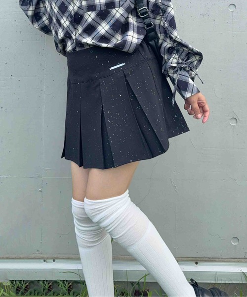 AS KNOW AS plus(アズノゥアズプラス)の「☆ブランドロゴプレート ボックスプリーツミニスカート(スカート・レディース・ブラウン系/グレー系/ブラック系・FREE)」の5枚目の写真