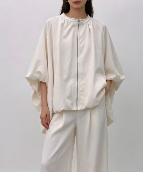 AMELY(エミリー)の「バルーンシルエットノーカラージップアップブルゾン(ブルゾン・レディース・カーキ/ブラック/オフホワイト・フリー)」の1枚目の写真