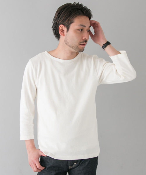 URBAN RESEARCH（アーバンリサーチ）の「UR バスクシャツ（Tシャツ/カットソー・メンズ・グレー/グレー系その他/ホワイト系その他/ブラック/ホワイト/キャメル・MEDIUM/LARGE/SMALL）」の2枚目の写真