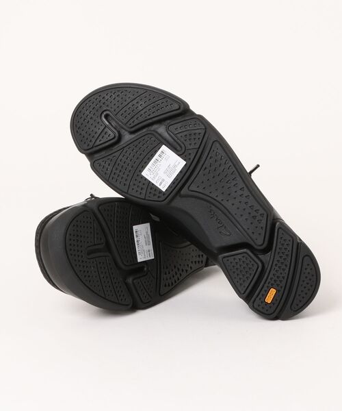 Clarks（クラークス）の「Clarks クラークス TRIGENIC2 LO【2WAY/ゴムシューレース/本革】メンズカジュアルシューズ モカシン ワラビー(トライジェニック2ロー) 26187356 ブラックレザー（モカシン/デッキシューズ・メンズ・ブラック×ブラック・25.0cm/25.5cm/27.5cm/27.0cm/26.0cm/26.5cm）」の3枚目の写真