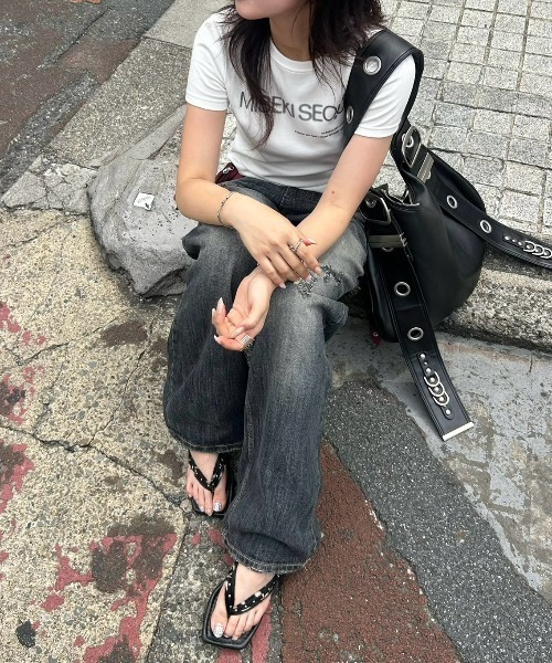 Never mind the XU / Chikashitsu+(ネバーマインド ザ エックスユー / チカシツプラス)の「【Chikashitsu +】faded wide-leg denim pants / 【チカシツプラス】フェードワイドレッグデニムパンツ(デニムパンツ・メンズ・ネイビー・L/M/S)」の9枚目の写真