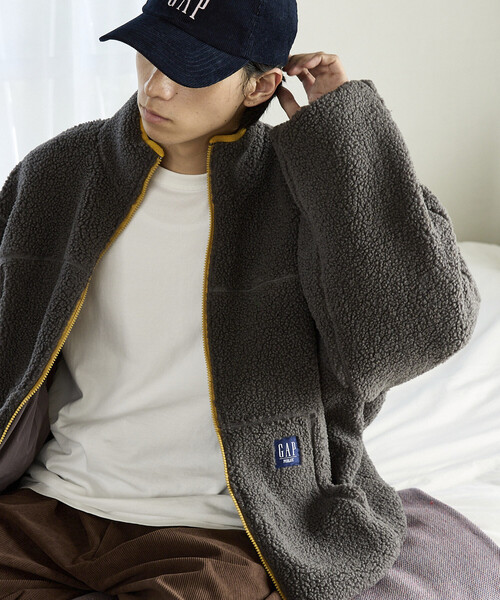 GAP(ギャップ)の「PUBLUX × GAP/ギャップ 別注 ボア × ナイロン リバーシブル ジップ ブルゾン 限定展開(ブルゾン・メンズ・レオパード/ブラウン/ネイビー/グレー・SMALL/MEDIUM/LARGE)」の2枚目の写真
