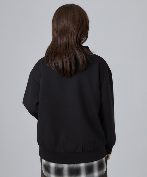 SHOO・LA・RUE（シューラルー）の「【S-LL/体型カバー】もちさらなめらかタッチ 抜き襟風トップス（Tシャツ/カットソー・レディース・ピンク/ブラック/ライトイエロー系/ライトグレー・04/02/03/01）」の10枚目の写真