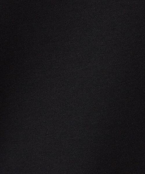 SHOO・LA・RUE（シューラルー）の「【S-LL/体型カバー】もちさらなめらかタッチ 抜き襟風トップス（Tシャツ/カットソー・レディース・ピンク/ブラック/ライトイエロー系/ライトグレー・04/02/03/01）」の12枚目の写真