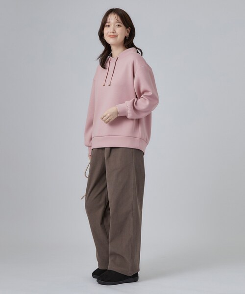 SHOO・LA・RUE（シューラルー）の「【S-LL/体型カバー】もちさらなめらかタッチ 抜き襟風トップス（Tシャツ/カットソー・レディース・ピンク/ブラック/ライトイエロー系/ライトグレー・04/02/03/01）」の19枚目の写真