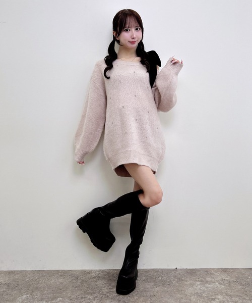INGNI（イング）の「ワンショル肩リボンビジュ付シャギーチュニックニット（ニット/セーター・レディース・ピンク/チャコールグレー/アイボリー/ボルドー・M）」の9枚目の写真