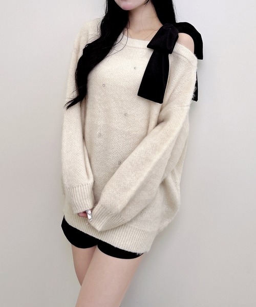 INGNI（イング）の「ワンショル肩リボンビジュ付シャギーチュニックニット（ニット/セーター・レディース・ピンク/チャコールグレー/アイボリー/ボルドー・M）」の15枚目の写真
