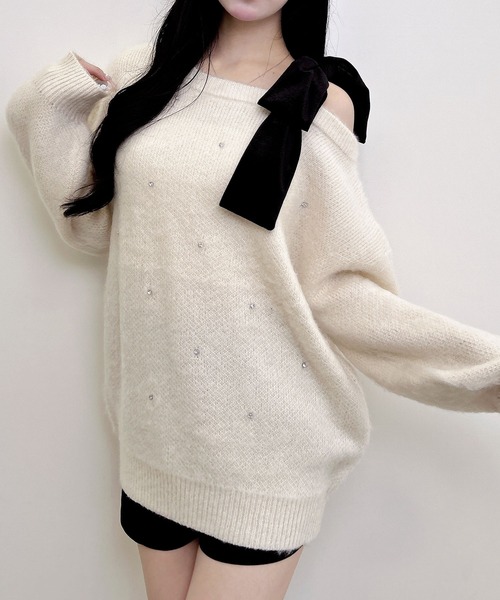 INGNI（イング）の「ワンショル肩リボンビジュ付シャギーチュニックニット（ニット/セーター・レディース・ピンク/チャコールグレー/アイボリー/ボルドー・M）」の16枚目の写真