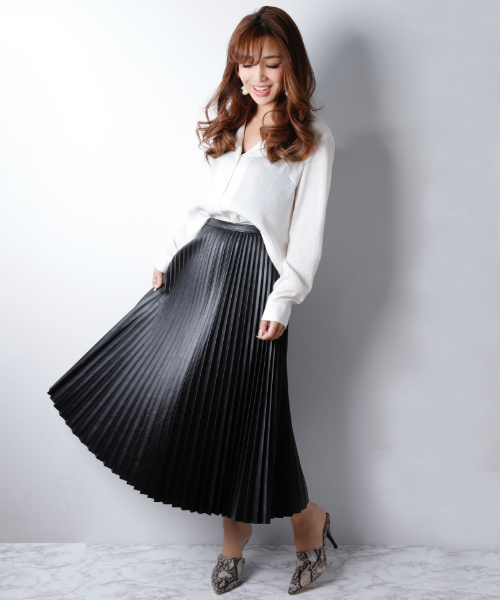 EIMY ISTOIRE（エイミーイストワール）の「leather like pleats midi skirt（スカート・レディース・ブラック・MEDIUM/SMALL）」の4枚目の写真