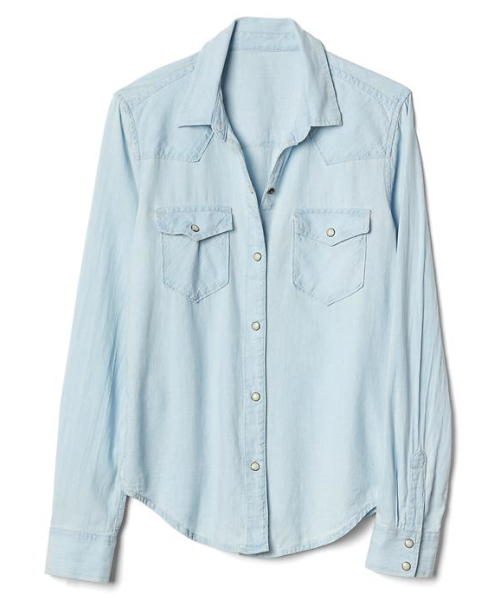 GAP(ギャップ)の「Gap ライトデニム ウエスタンシャツ(シャツ/ブラウス・レディース・ライトインディゴブルー・M/XS/L/XXS/S)」の1枚目の写真