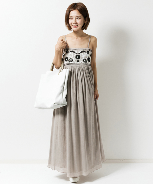 navasana（ナバアサナ）の「navasanaメキシカン刺繍マキシワンピース/712-NAJ-N102-OP130（ワンピース・レディース・ブルー/アイボリー/グレー/ブラック/ネイビー/ブラック系その他/ライトベージュ/ライトブルー・FREE）」の5枚目の写真