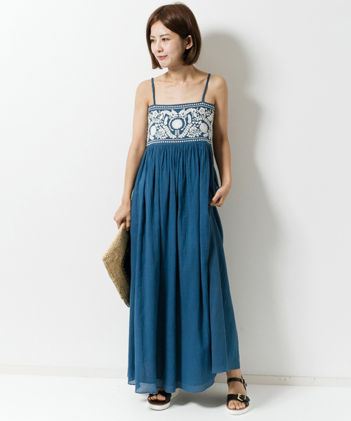 navasana（ナバアサナ）の「navasanaメキシカン刺繍マキシワンピース/712-NAJ-N102-OP130（ワンピース・レディース・ブルー/アイボリー/グレー/ブラック/ネイビー/ブラック系その他/ライトベージュ/ライトブルー・FREE）」の6枚目の写真