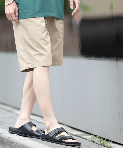 WEGO（ウィゴー）の「WEGO/タックチノショーツ（チノパンツ・メンズ・ホワイト/ブラック/レッド/ロイヤルブルー/マスタード/ベージュ・LARGE/SMALL/X-LARGE/MEDIUM）」の3枚目の写真