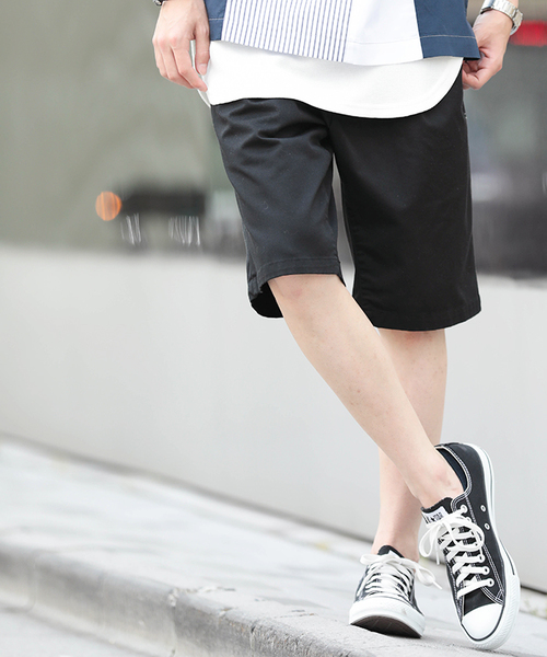 WEGO（ウィゴー）の「WEGO/タックチノショーツ（チノパンツ・メンズ・ホワイト/ブラック/レッド/ロイヤルブルー/マスタード/ベージュ・LARGE/SMALL/X-LARGE/MEDIUM）」の2枚目の写真