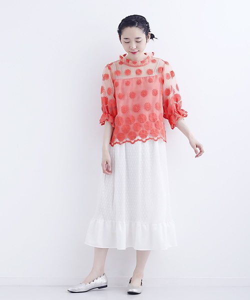 merlot plus(メルロープリュス)の「フラワー刺繍シアーブラウス1309(シャツ/ブラウス・レディース・ブルーグレー/オレンジ/ホワイト/ブラック・FREE)」の22枚目の写真