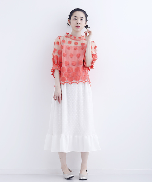 merlot plus(メルロープリュス)の「フラワー刺繍シアーブラウス1309(シャツ/ブラウス・レディース・ブルーグレー/オレンジ/ホワイト/ブラック・FREE)」の10枚目の写真