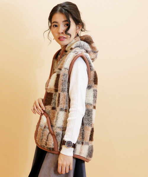 COLD BREAKER（コールドブレーカー）の「【 COLD BREAKER / コールドブレイカー 】 # ROBBY ジップアップ フード付きボアベスト（ベスト・レディース・ベージュ/ブラック/チャコールグレー/レッド/ブラウン/ナチュラル/ネイビー/ブラウン系その他・X-LARGE）」の18枚目の写真