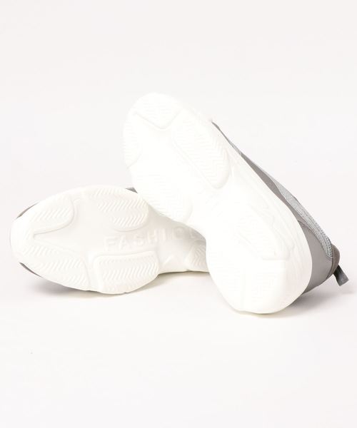 BELLUNA（ベルーナ）の「４Ｅ厚底ニュースニーカー（スニーカー・レディース・ホワイト/ブラック/ベージュ/ガンメタ・23/24/24.5/23.5/22.5）」の6枚目の写真