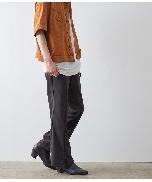 JUNRED（ジュンレッド）の「【WEB別注】センタースリットセミフレアパンツ（スラックス・メンズ・ブラック/ブラウン・S/M/L）」の8枚目の写真