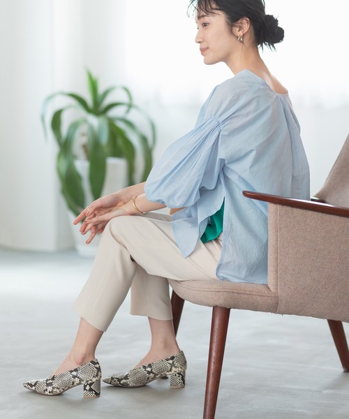 ADAM ET ROPE'(アダムエロペ)の「チャンキーヒールパイソンパンプス(パンプス・レディース・ライトグレー・38/36/37/39)」の10枚目の写真