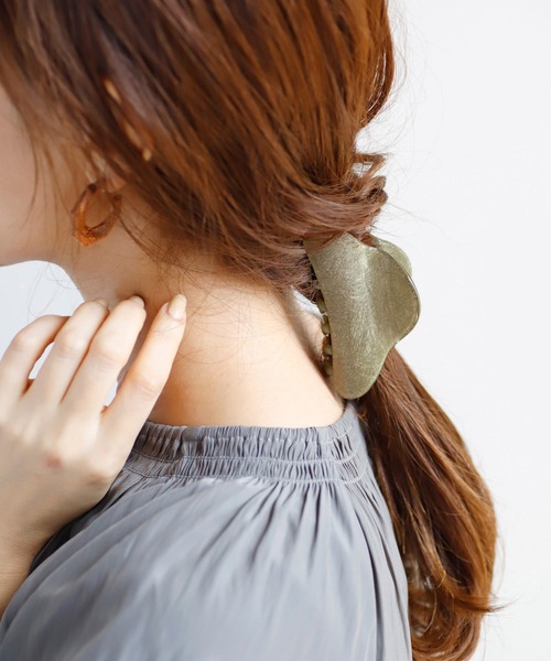 ANEMONE（アネモネ）の「ニュアンスカラーの煌めきバンス（バレッタ/ヘアクリップ・レディース・パープル/ネイビー/グリーン/グレー・FREE）」の3枚目の写真