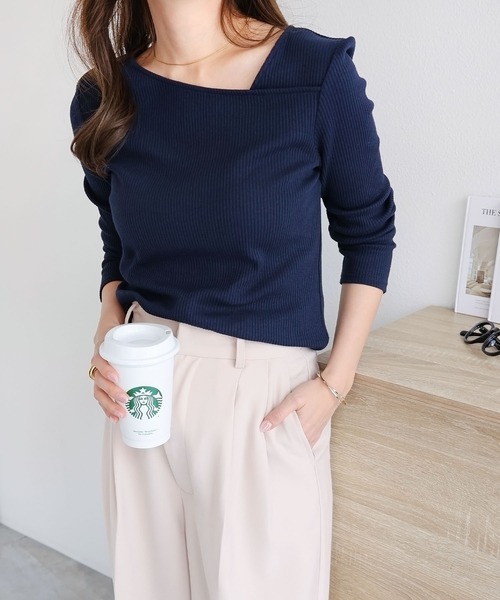 andme(アンドミー)の「テレコリブ長袖アシメネックTシャツ(Tシャツ/カットソー・レディース・ブルー系その他/ブラック/オフホワイト/チャコールグレー/ベージュ/ピンクベージュ/グリーン/イエロー/ブラウン系その他/ネイビー・M/L)」の7枚目の写真