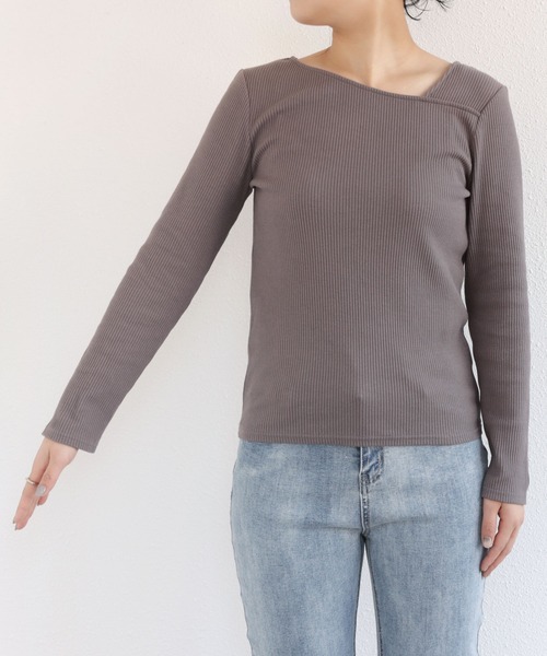 andme(アンドミー)の「テレコリブ長袖アシメネックTシャツ(Tシャツ/カットソー・レディース・ブルー系その他/ブラック/オフホワイト/チャコールグレー/ベージュ/ピンクベージュ/グリーン/イエロー/ブラウン系その他/ネイビー・M/L)」の12枚目の写真