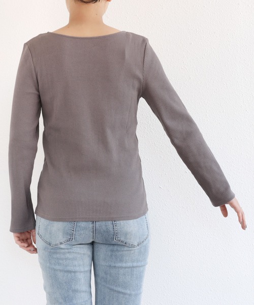 andme(アンドミー)の「テレコリブ長袖アシメネックTシャツ(Tシャツ/カットソー・レディース・ブルー系その他/ブラック/オフホワイト/チャコールグレー/ベージュ/ピンクベージュ/グリーン/イエロー/ブラウン系その他/ネイビー・M/L)」の16枚目の写真