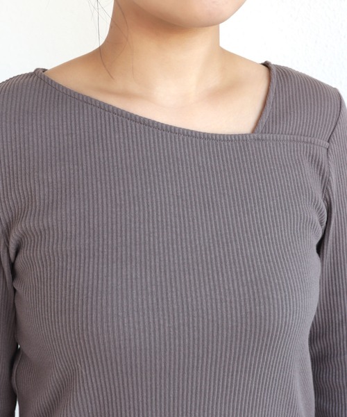 andme(アンドミー)の「テレコリブ長袖アシメネックTシャツ(Tシャツ/カットソー・レディース・ブルー系その他/ブラック/オフホワイト/チャコールグレー/ベージュ/ピンクベージュ/グリーン/イエロー/ブラウン系その他/ネイビー・M/L)」の19枚目の写真