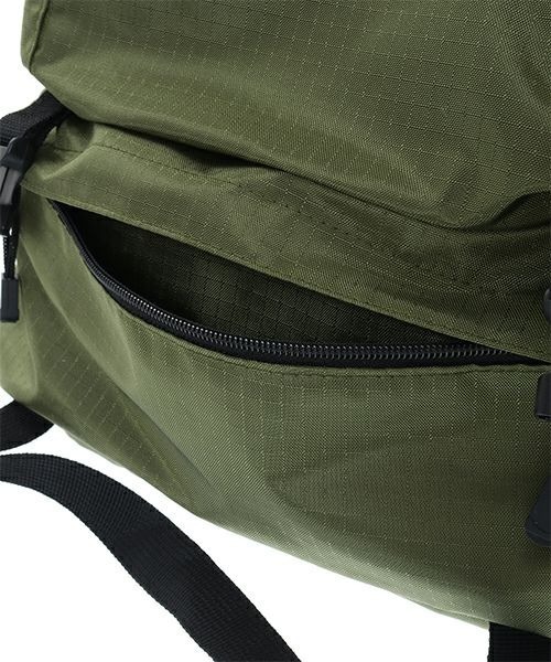 Candy Stripper（キャンディストリッパー）の「CANDY バッグパック（バックパック/リュック・レディース・カーキ/ブラック×ブラック/ブラック×レッド・FREE）」の11枚目の写真