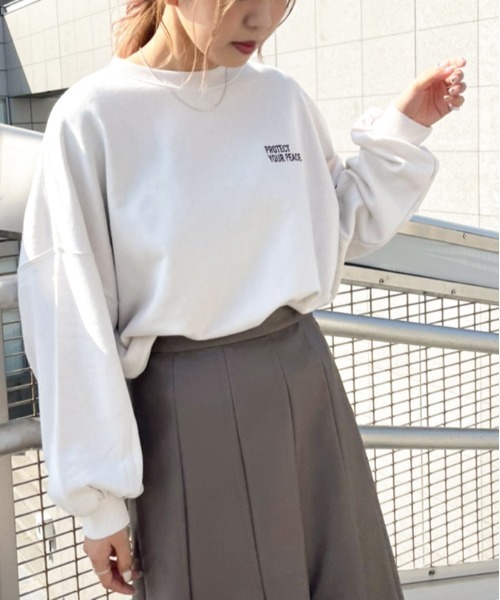 apres jour mignon(アプレジュールミニョン)の「アソート袖ボリューム裏毛スウェット 2【ZOZOTOWN限定アイテム】(スウェット・レディース・グリーン/ダークパープル/その他/クリーム/グレイッシュベージュ/ダークブルー/ブラック系その他2/アイボリー/ホワイト系その他/ブラック/ブラック系その他・X-LARGE/フリー)」の12枚目の写真