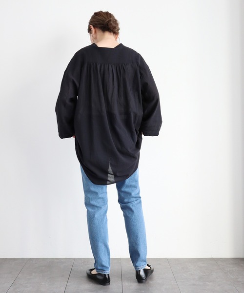 AMERICAN HOLIC(アメリカンホリック)の「ピンタックスキッパーチュニック(シャツ/ブラウス・レディース・ブラック/オフホワイト/サックスブルー/ライトベージュ・FREE)」の5枚目の写真